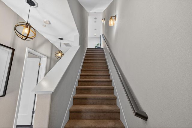 315 Creamery Ln, Sacramento, CA 95814