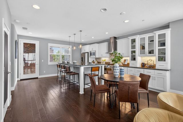 315 Creamery Ln, Sacramento, CA 95814