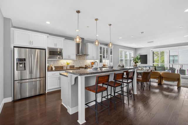 315 Creamery Ln, Sacramento, CA 95814