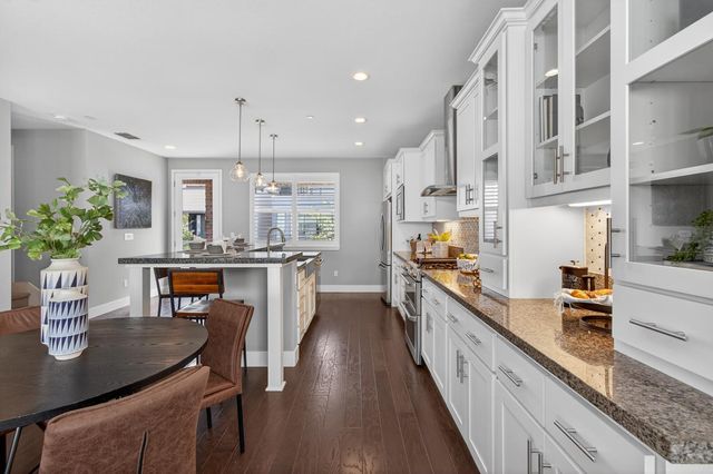 315 Creamery Ln, Sacramento, CA 95814