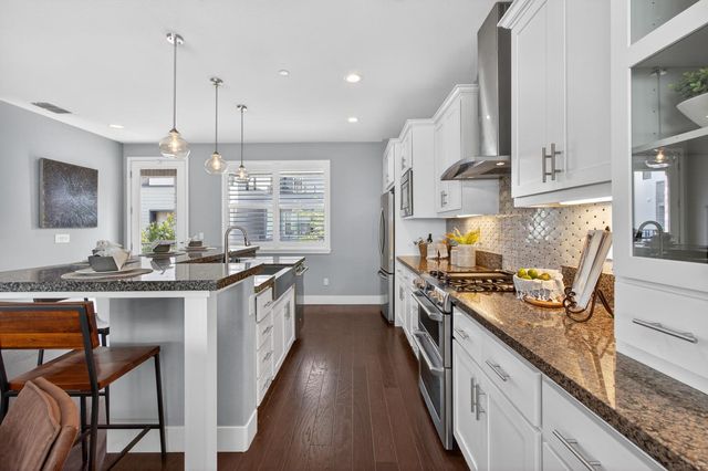 315 Creamery Ln, Sacramento, CA 95814