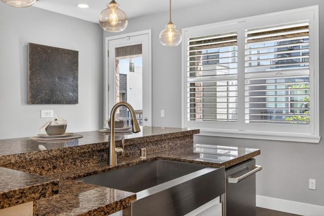 315 Creamery Ln, Sacramento, CA 95814