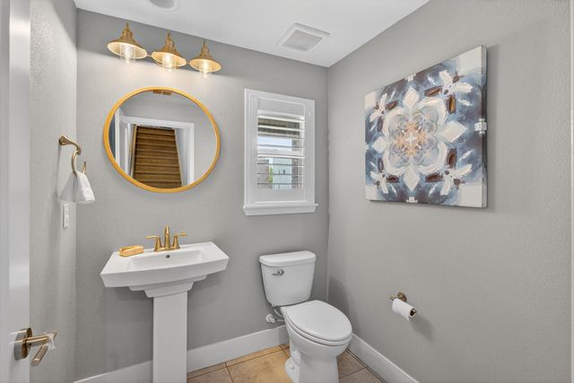 315 Creamery Ln, Sacramento, CA 95814