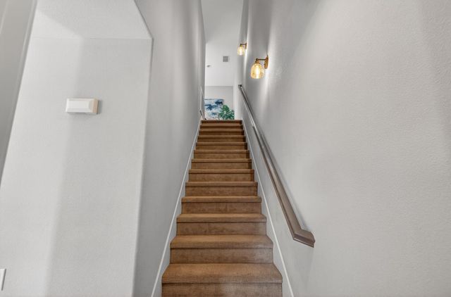 315 Creamery Ln, Sacramento, CA 95814