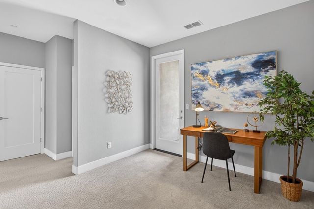 315 Creamery Ln, Sacramento, CA 95814