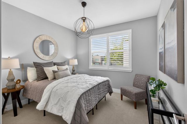 315 Creamery Ln, Sacramento, CA 95814