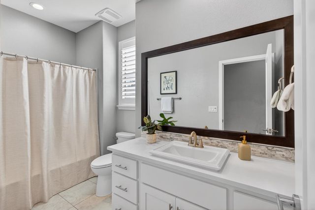 315 Creamery Ln, Sacramento, CA 95814