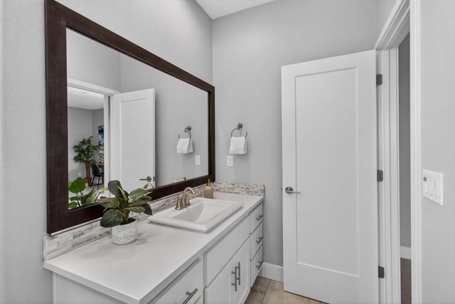 315 Creamery Ln, Sacramento, CA 95814