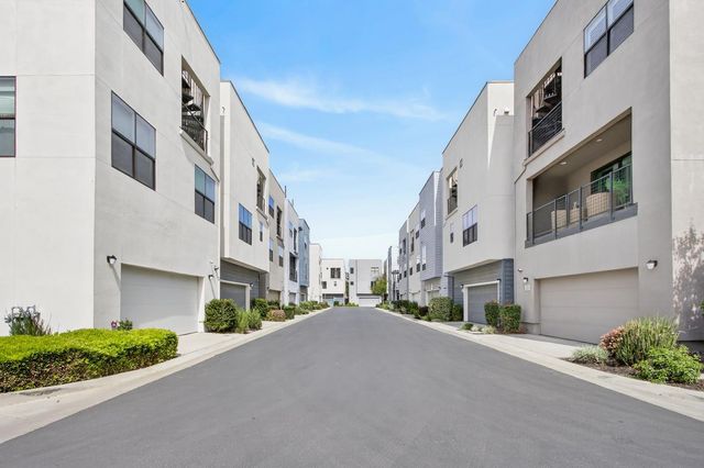 315 Creamery Ln, Sacramento, CA 95814