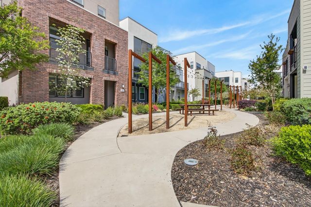 315 Creamery Ln, Sacramento, CA 95814