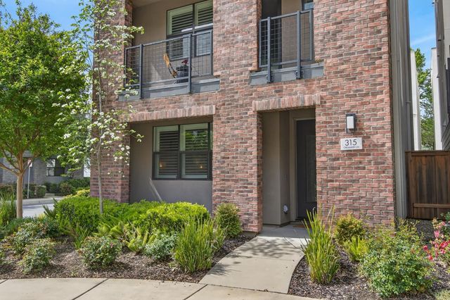 315 Creamery Ln, Sacramento, CA 95814