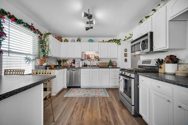 1311 Peachtree Drive, Valparaiso, IN 46383