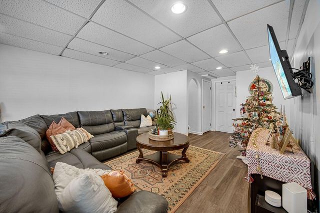 1311 Peachtree Drive, Valparaiso, IN 46383