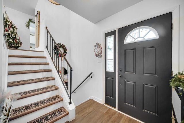 1311 Peachtree Drive, Valparaiso, IN 46383