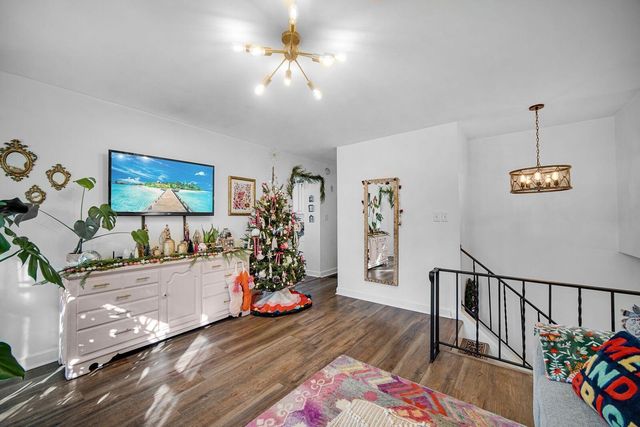 1311 Peachtree Drive, Valparaiso, IN 46383