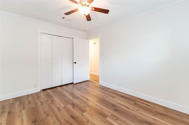 2102 Gray Falls Drive, Houston, TX 77077