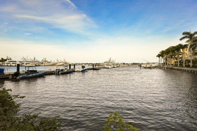 3940 N Flagler Drive 201, West Palm Beach, FL 33407