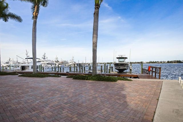 3940 N Flagler Drive 201, West Palm Beach, FL 33407