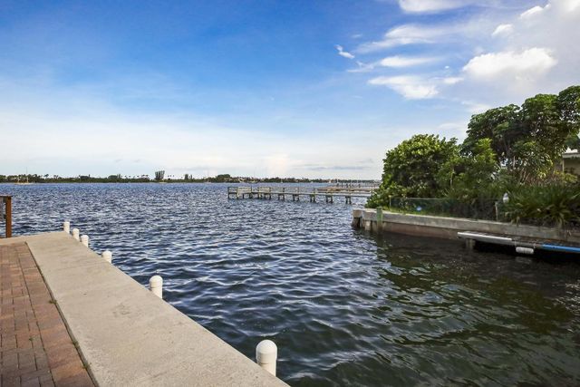 3940 N Flagler Drive 201, West Palm Beach, FL 33407