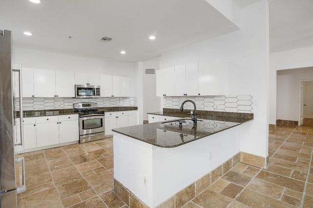 3940 N Flagler Drive 201, West Palm Beach, FL 33407