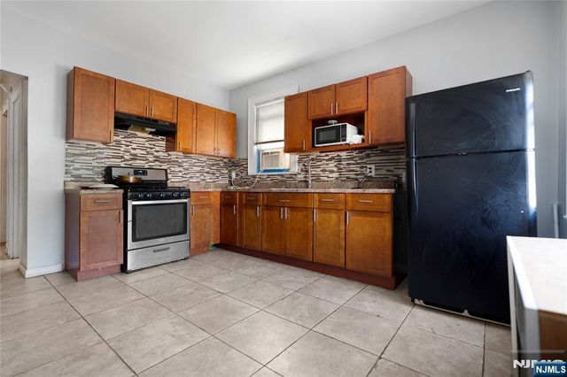 98 Delmar Place, Irvington, NJ 07111