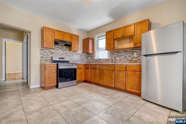 98 Delmar Place, Irvington, NJ 07111