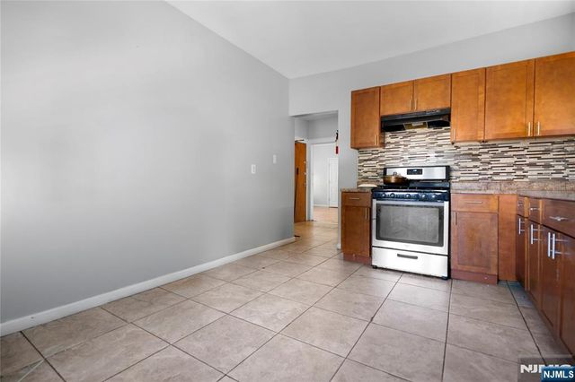 98 Delmar Place, Irvington, NJ 07111