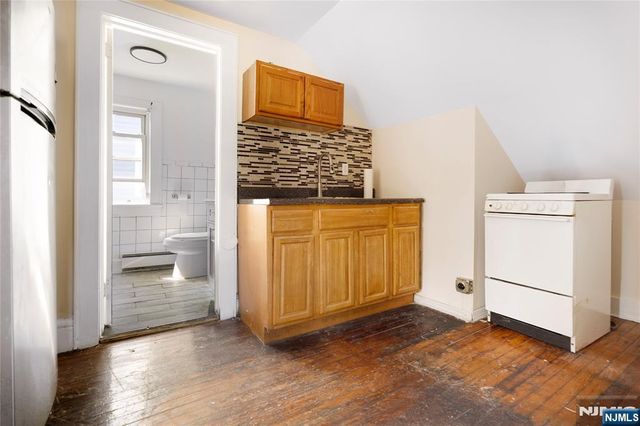 98 Delmar Place, Irvington, NJ 07111