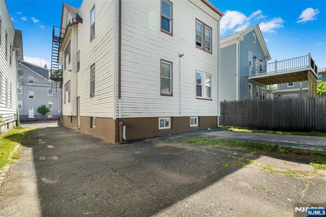 98 Delmar Place, Irvington, NJ 07111