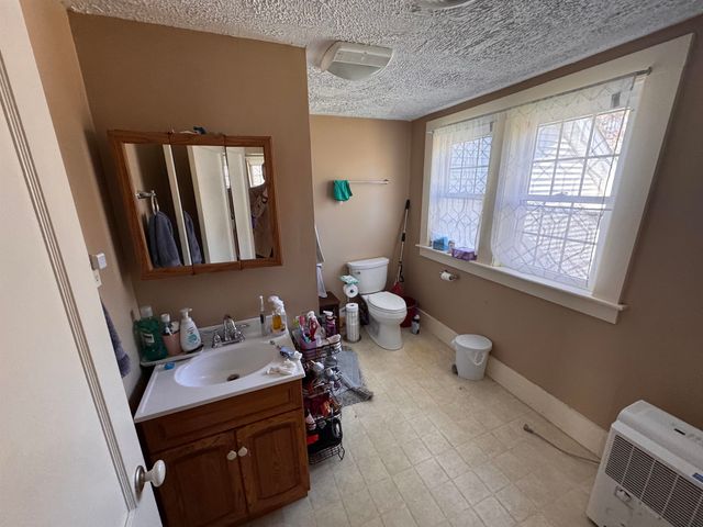 130 Old Concord Turnpike, Barrington, NH 03825
