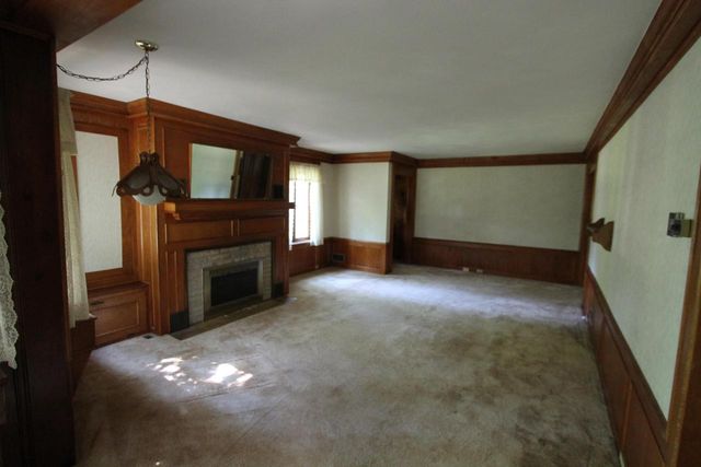 29306 Durand AVENUE, Burlington, WI 53105