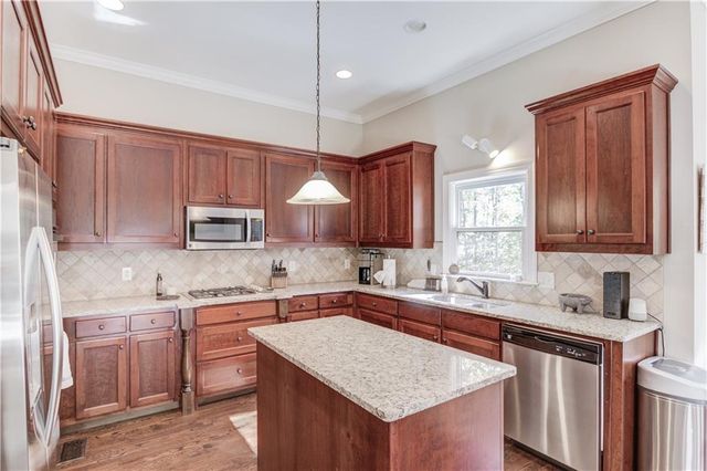 445 Big Bend Trail, Sugar Hill, GA 30518