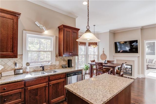 445 Big Bend Trail, Sugar Hill, GA 30518