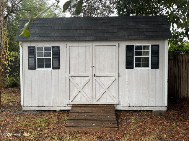 821 Summertree Lane, Wilmington, NC 28412