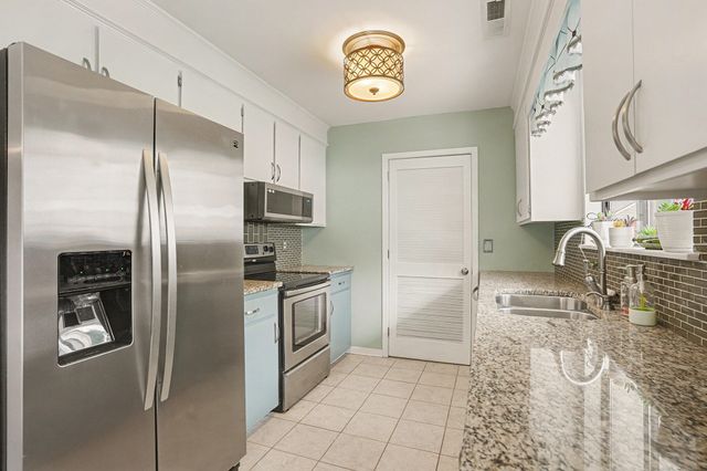 1131 Daffodil Lane, Mount Pleasant, SC 29464