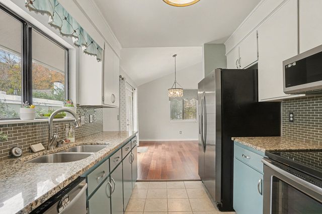 1131 Daffodil Lane, Mount Pleasant, SC 29464