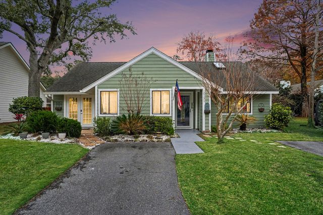 1131 Daffodil Lane, Mount Pleasant, SC 29464