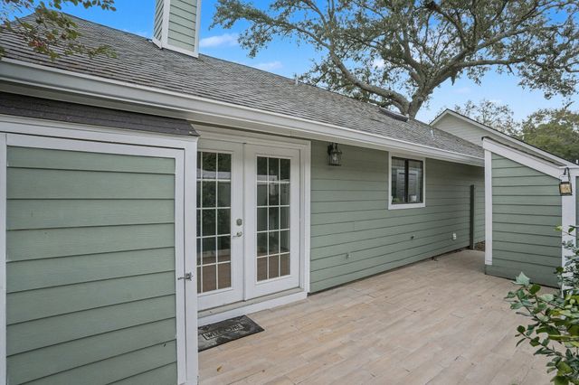 1131 Daffodil Lane, Mount Pleasant, SC 29464