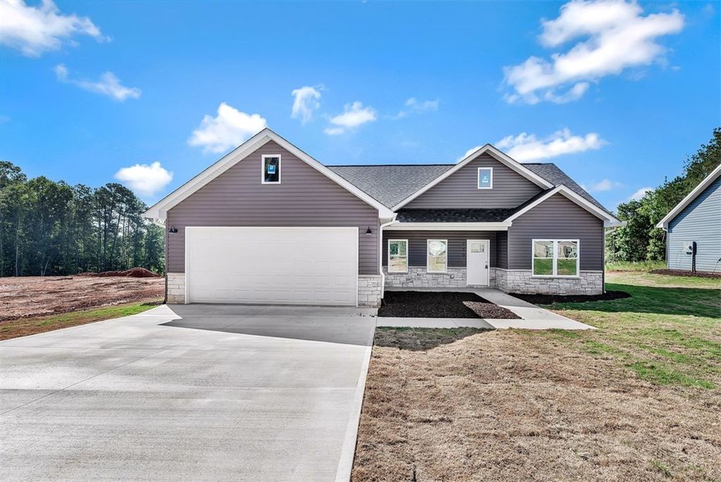 150 Sky Lane, Townville, SC 29689