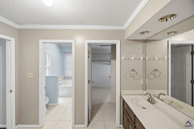 1215 Craddock Way, Macon, GA 31210