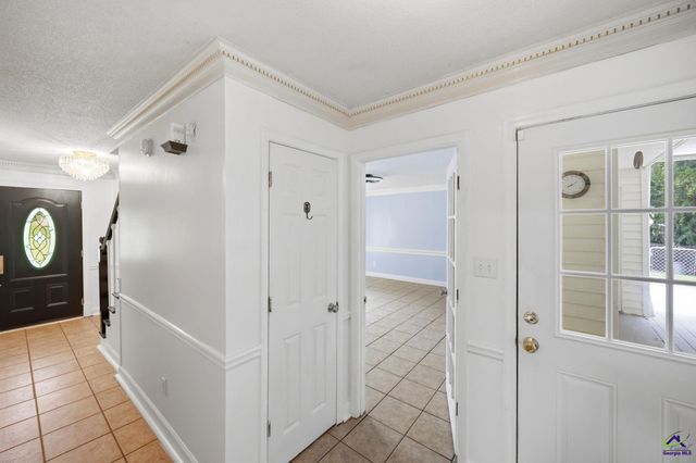 1215 Craddock Way, Macon, GA 31210
