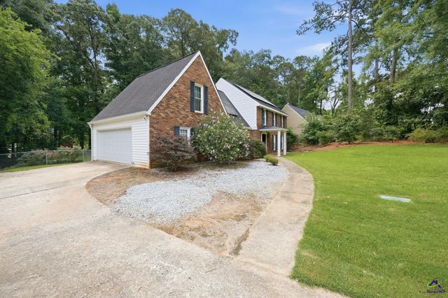1215 Craddock Way, Macon, GA 31210