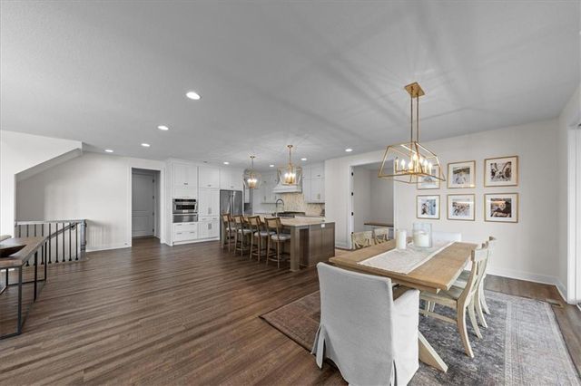 5587 Thousand Oaks Drive, Parkville, MO 64152