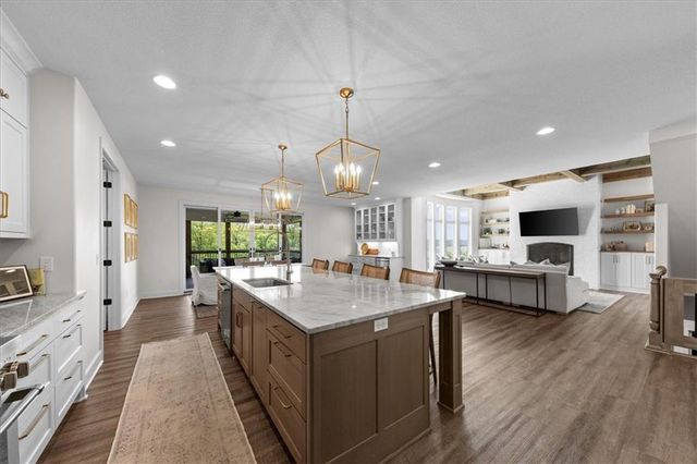 5587 Thousand Oaks Drive, Parkville, MO 64152