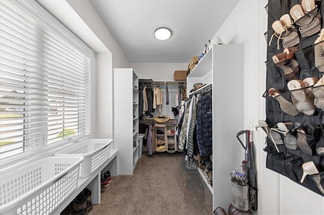 5587 Thousand Oaks Drive, Parkville, MO 64152