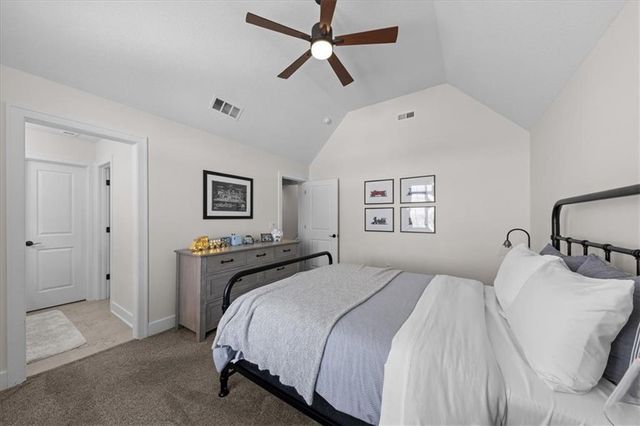 5587 Thousand Oaks Drive, Parkville, MO 64152