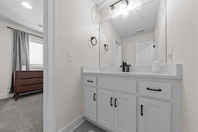 5587 Thousand Oaks Drive, Parkville, MO 64152