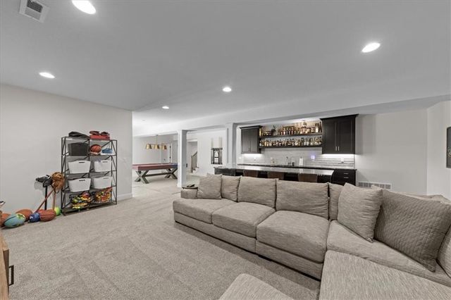 5587 Thousand Oaks Drive, Parkville, MO 64152