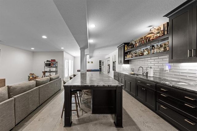 5587 Thousand Oaks Drive, Parkville, MO 64152