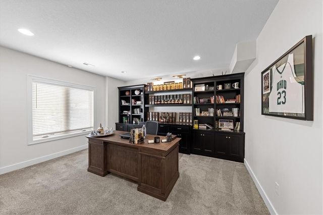 5587 Thousand Oaks Drive, Parkville, MO 64152